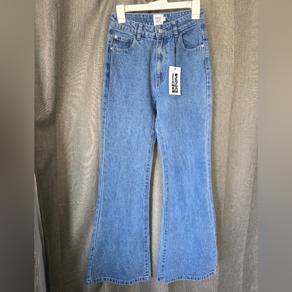 Princess Polly CABARITA Lounge Denim Flared Jeans Medium Wash size 4 NWT - Picture 2 of 9